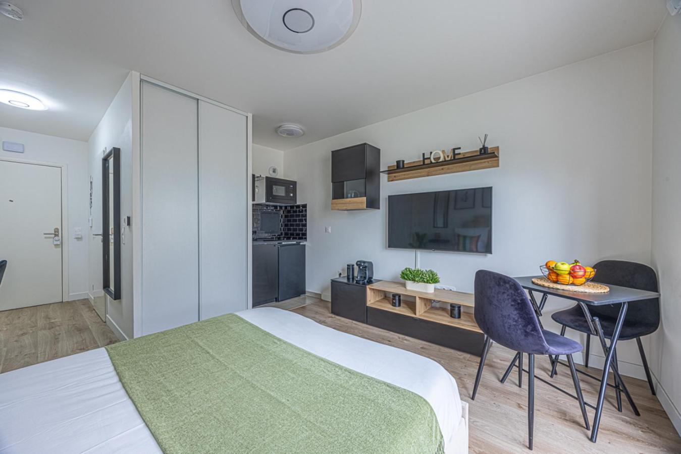 Studio Entre Paris & Disneyland Noisy-le-Grand Bagian luar foto